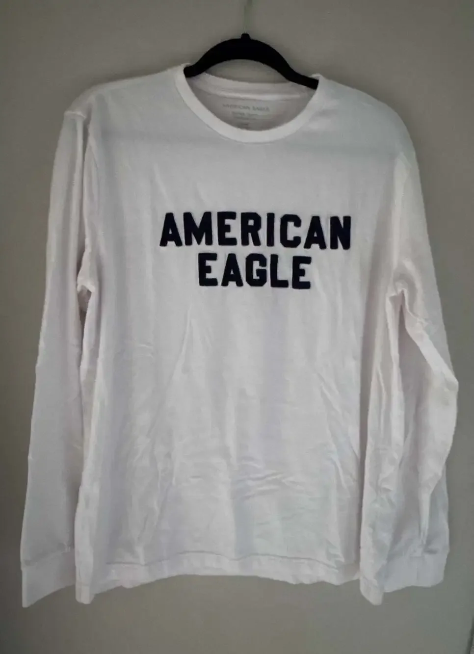 American Eagle Men's Super Soft Long-Sleeve Standard Fit Graphic T-Shirt
